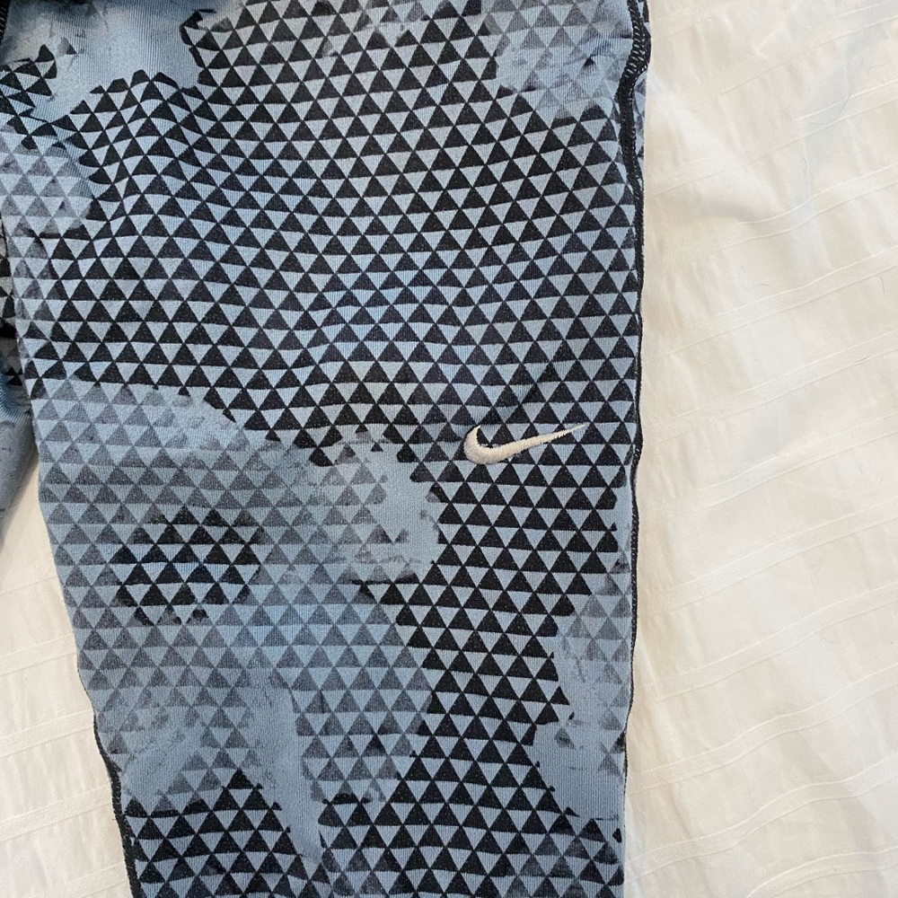 Nike dri fit crops